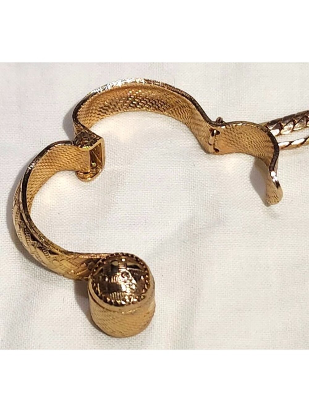 14k Gold Plated Shur-Lock Vintage Glove Holder Floral Detailing Original Tag - Picture 3 of 6